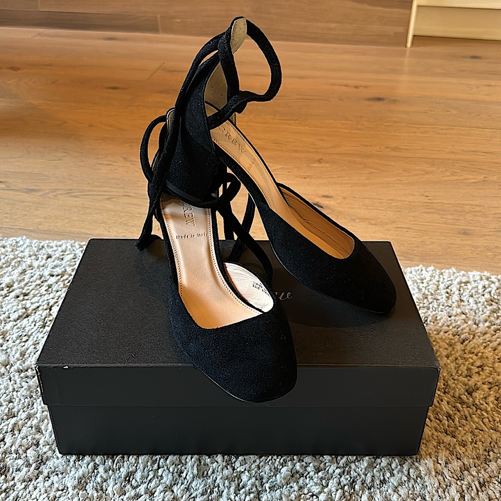 New. In box. In excellent condition. Never worn.